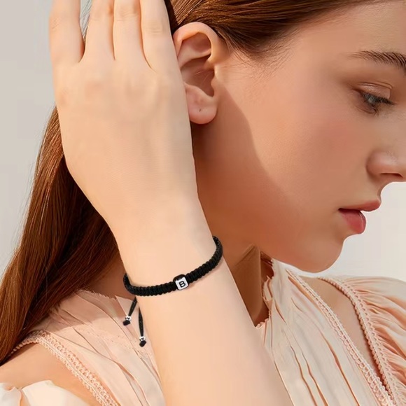 🌹Handmade Initial R Letter Ladies Men Black Rope Adjustable Hand Rope Bracelet - Picture 4 of 4